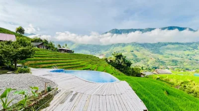 Camera matrimoniale con vista montagna — Madame View Homestay